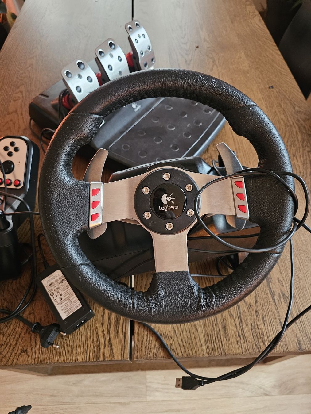 Logitech Controller: Logitech G27 racing wheel – Usato da Meilen venduto da Sfm_7ny9 1