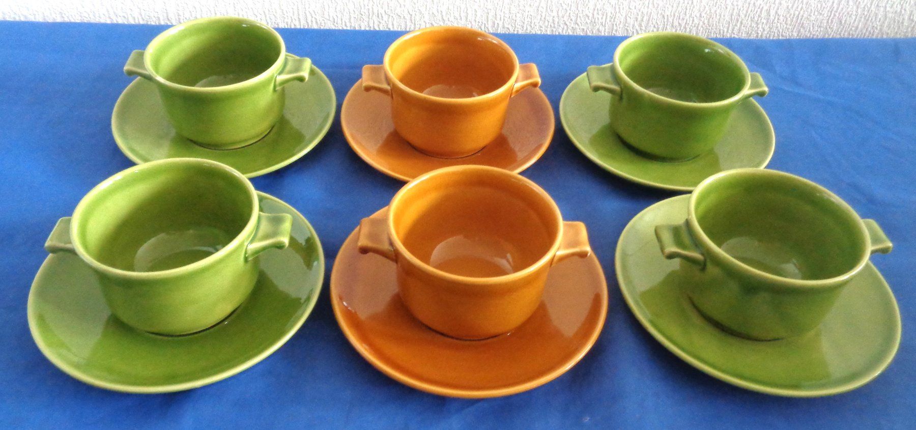 Set di piatti: SUPPENTASSEN UND U-TELLER 12 PC 2 FARBIG – Usato da Lausanne venduto da kiliman73