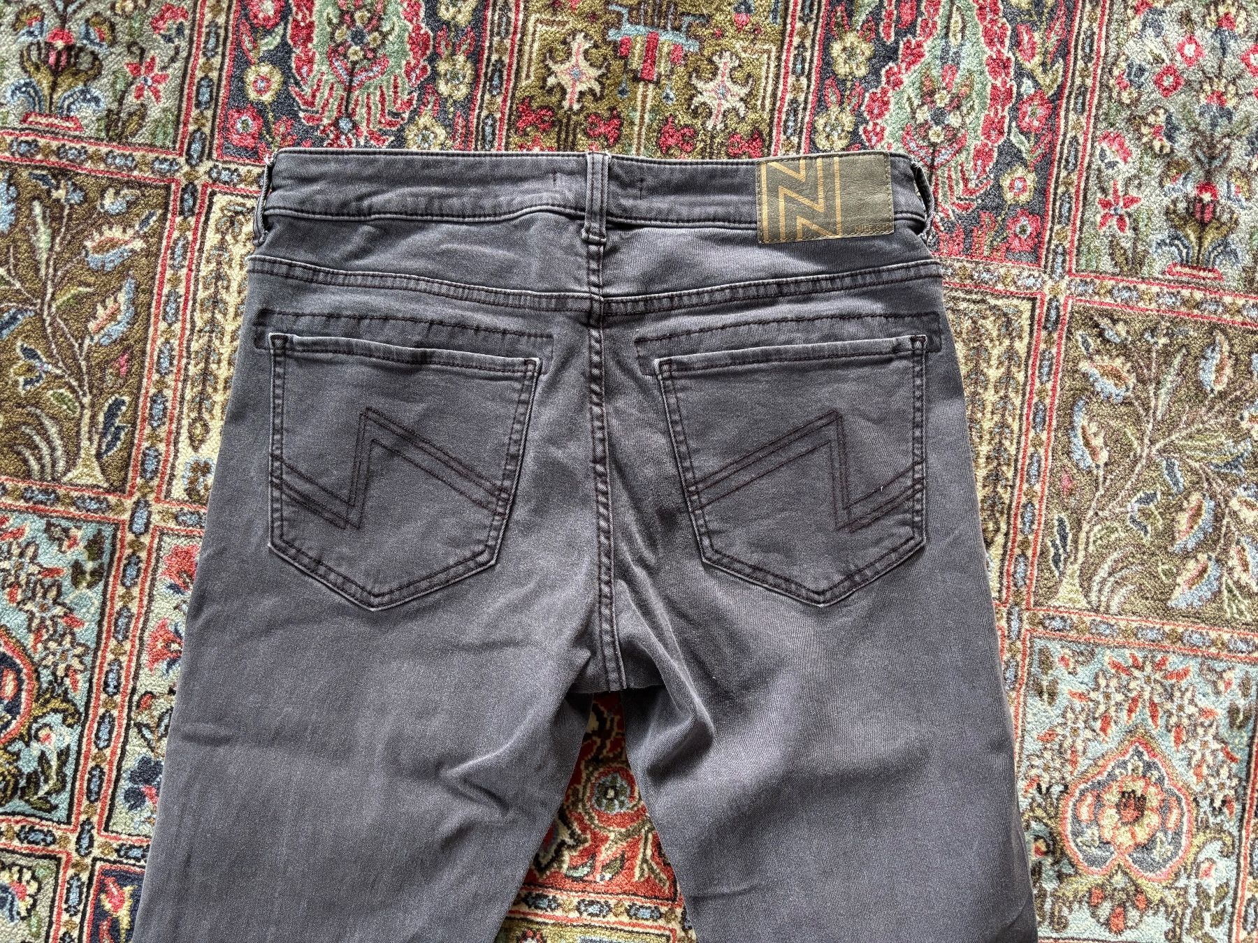 Nile Hosen: Pantalon – Gebraucht aus Avry-devant-Pont von Griotte01 1