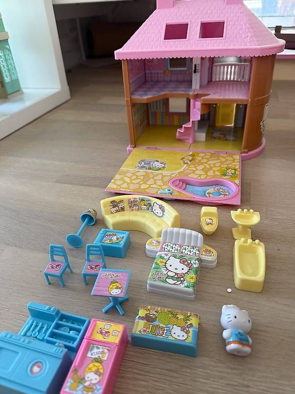 Spielzeuge: Hello kitty Spielhaus verschließbar – Gebraucht aus Gümligen von xifenglie 1