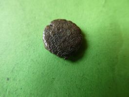 uralte Bronzemünze  13 mm     1.58 g