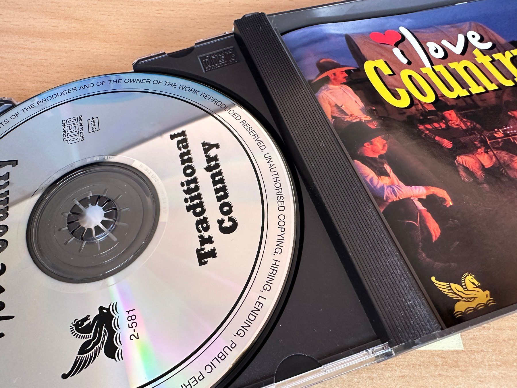 CD: Various – I Love Country - 3 CD – Usato da Rikon im Tösstal venduto da Alpenmutz 2
