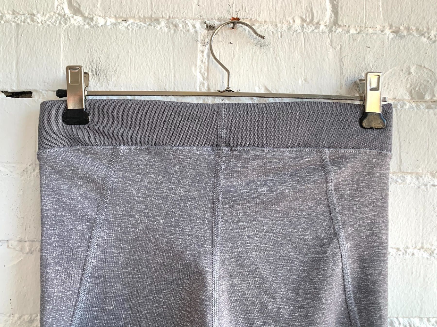 Nike Leggings: Hellgraue Trainingsleggins von Nike – Usato da Bern venduto da Fraeuleinhonig 6