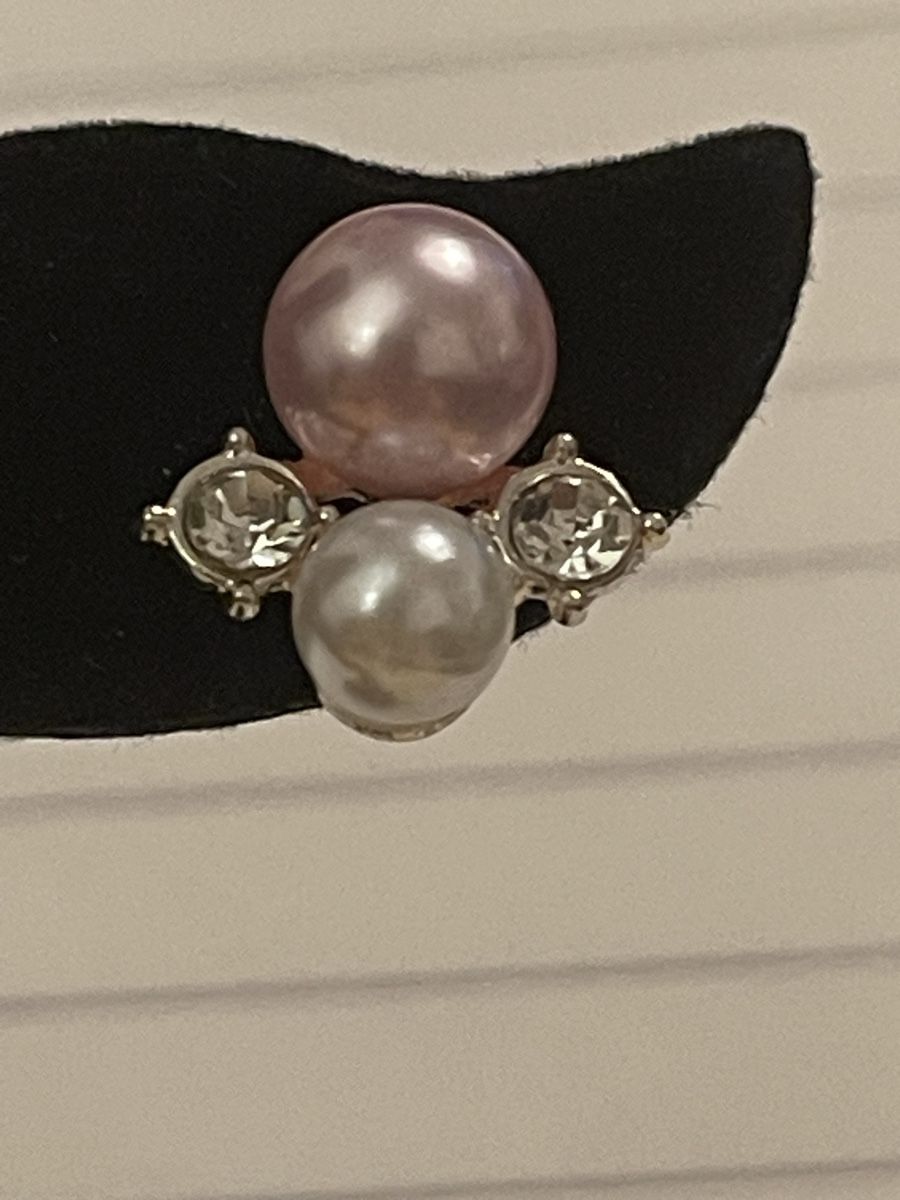 Orecchini pendenti & Orecchini a lobo: Jolis clous perles blanche et rose neufs – Nuovo (secondo la descrizione) da Kloten venduto da Vermicelles 2