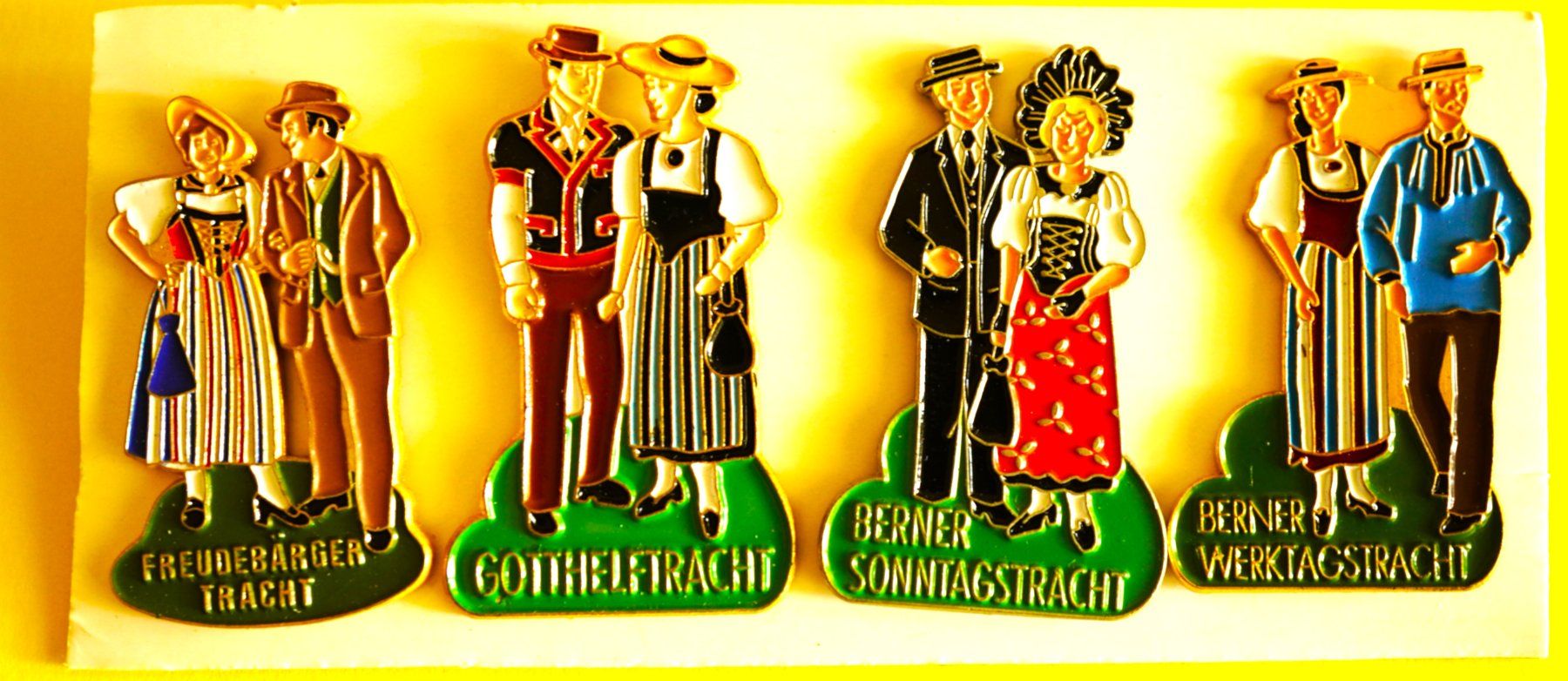Placchette & Badge: 4 Pin Bernertrachten – Usato da Worb venduto da worb01