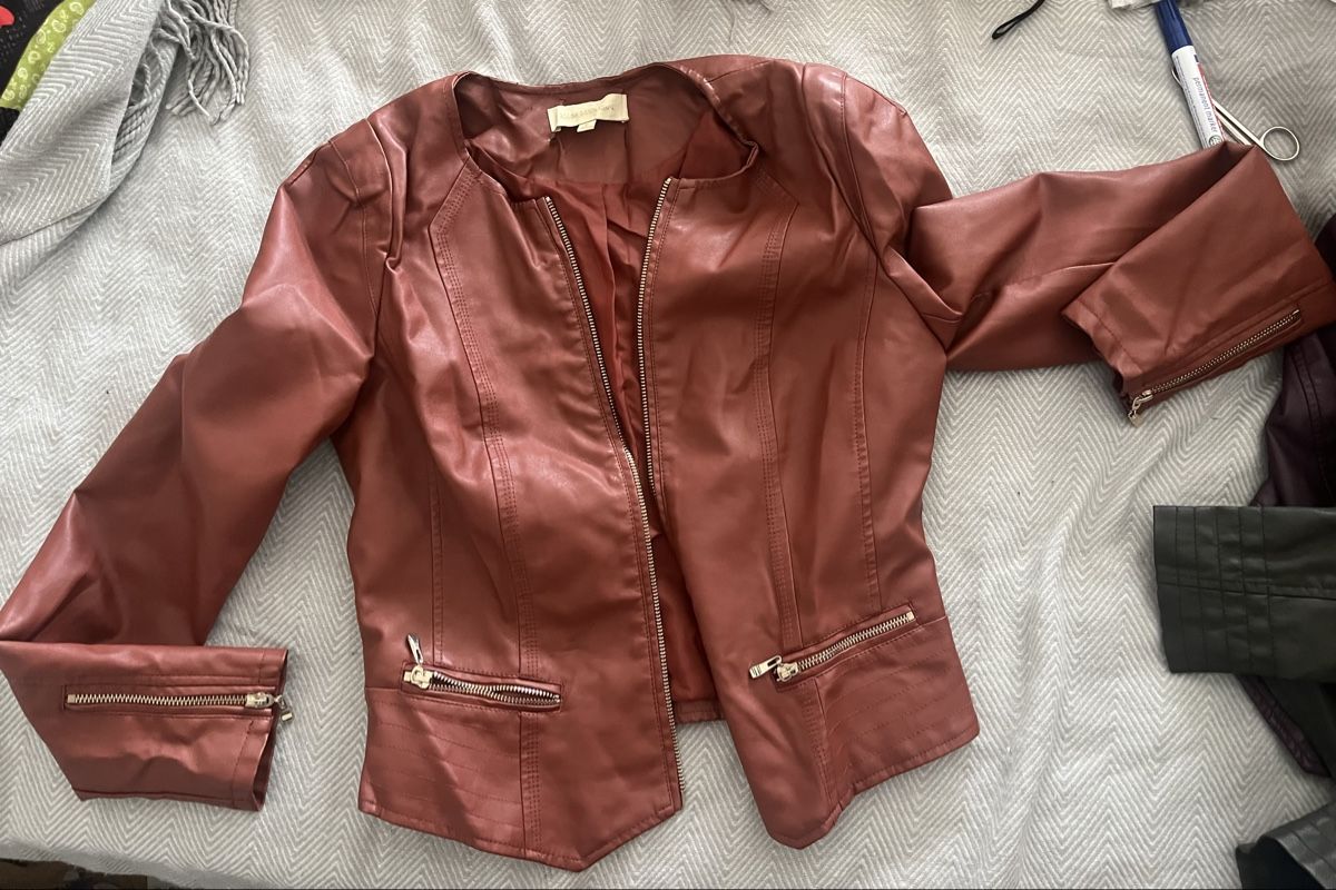 Zebra Kleiderpakete: Damen Kunstlederjacken 3er Set – Gebraucht aus Olten von sae_82z2 1