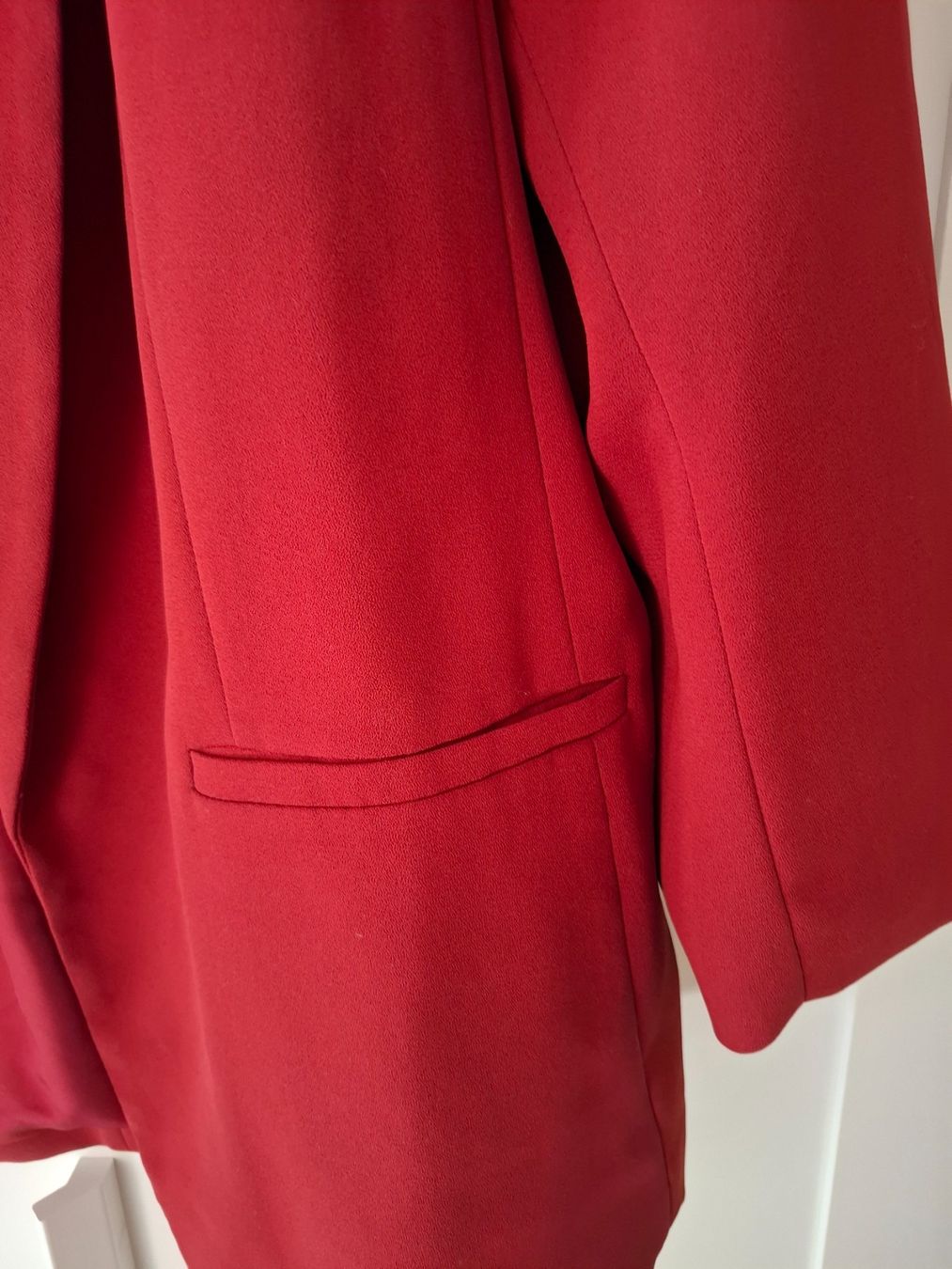 H&M Giacche: H&M Blazer, bordeauxrot, Grösse 44 – Usato da Leuggelbach venduto da Schreiner21 2