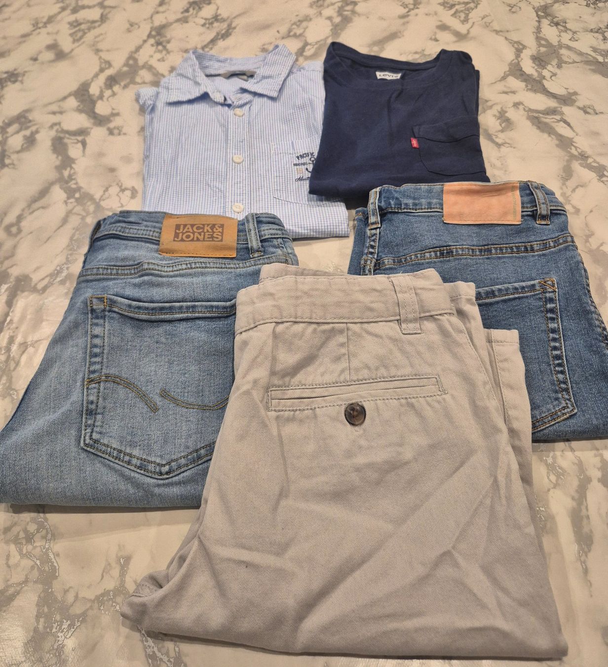 Lotti & Set di vestiti: 5-teiliges Kleiderpaket Junge Gr. 152 – Usato da St. Gallen venduto da giova3