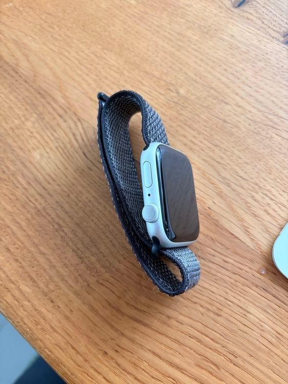 Apple Smartwatch: Apple Watch Series 8, 45mm silber – Usato da Zürich venduto da swucker 3