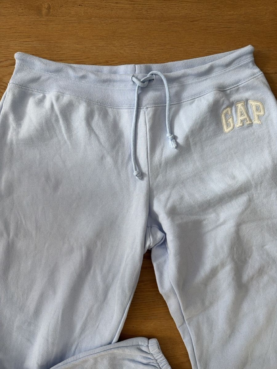 Gap Hosen: Trainerhose GAP – Gebraucht aus Davos Platz von boom62 1