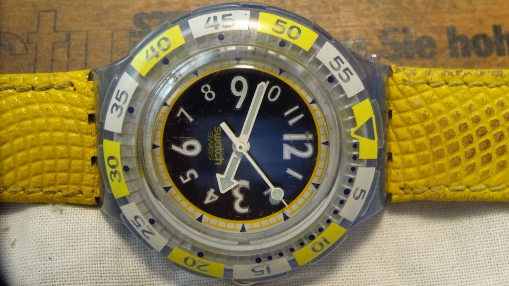 Swatch Orologi: S-WATCH  SCHÖNE HERREN UHR,QUARTZ.SCHÖNE MODE .LÄÜFT – Usato da zürich venduto da ahmad01