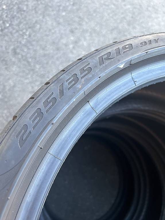 Pneumatici & Ruote complete: 235/35/19 Pirelli Sommerreifen  – Usato da Frasnacht venduto da nobloff 1