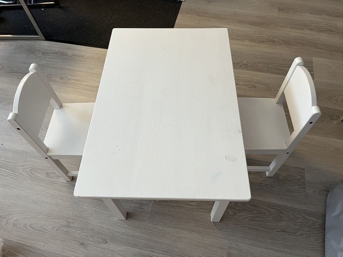 Tische: Kindertisch inkl Stühle – Gebraucht aus Aadorf von Annika82 1