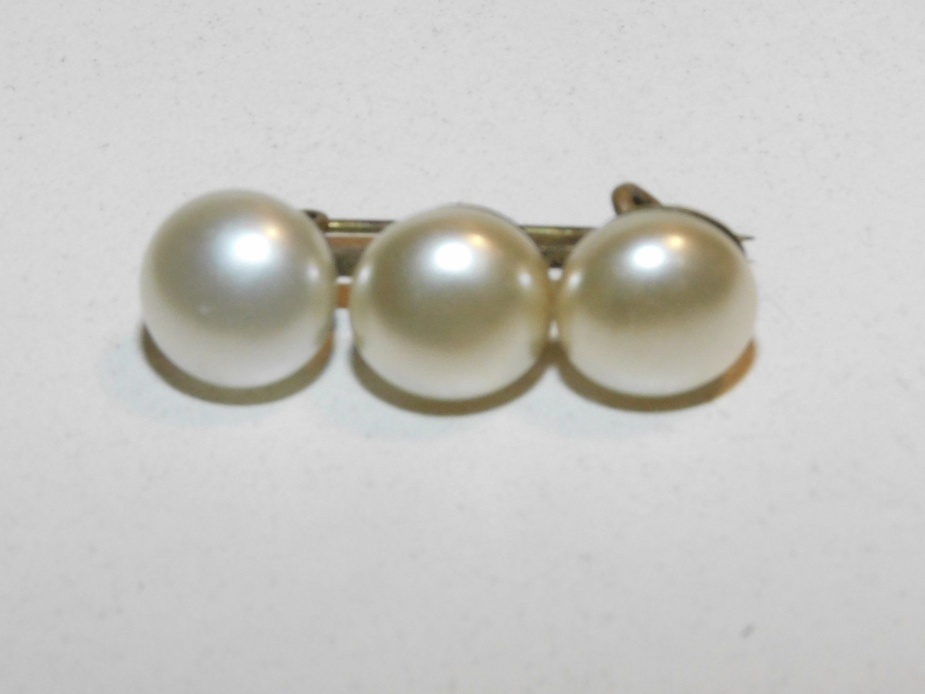 Broschen & Nadeln: Brosche alte kleine Brosche  3 x 1.8 cm – Gebraucht aus Sursee von 76 1