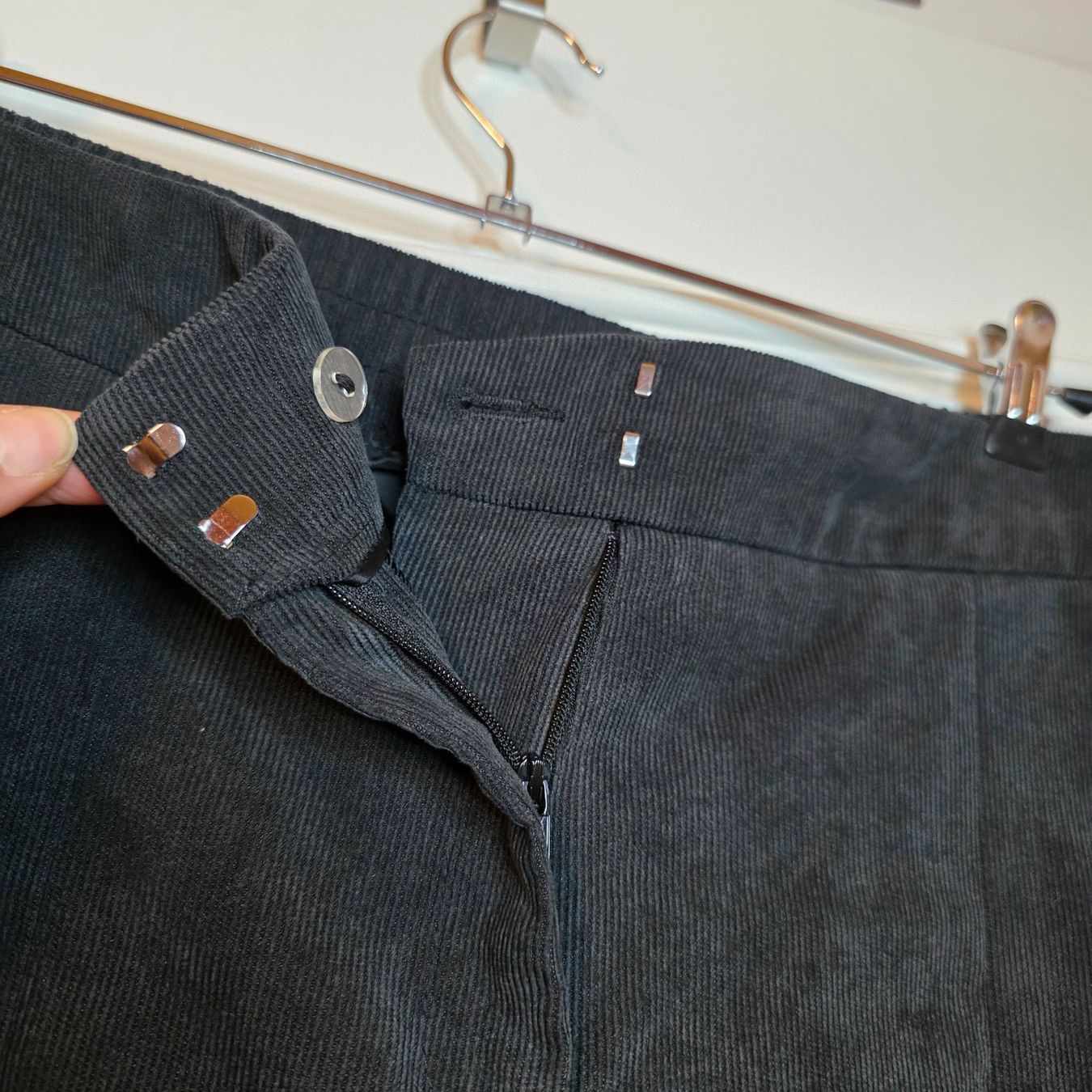 Pantaloni: Anthrazit Hose XL weit elegant – Usato da Wald ZH venduto da CapLux 2
