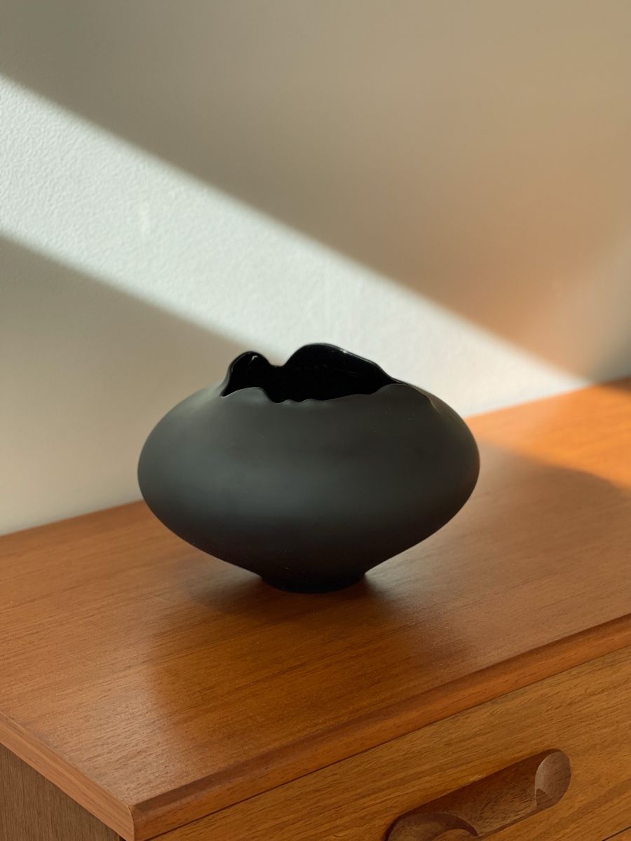 Vase & Récipients: Grand vase sculptural – D'occasion à Mont-sur-Rolle par G1970