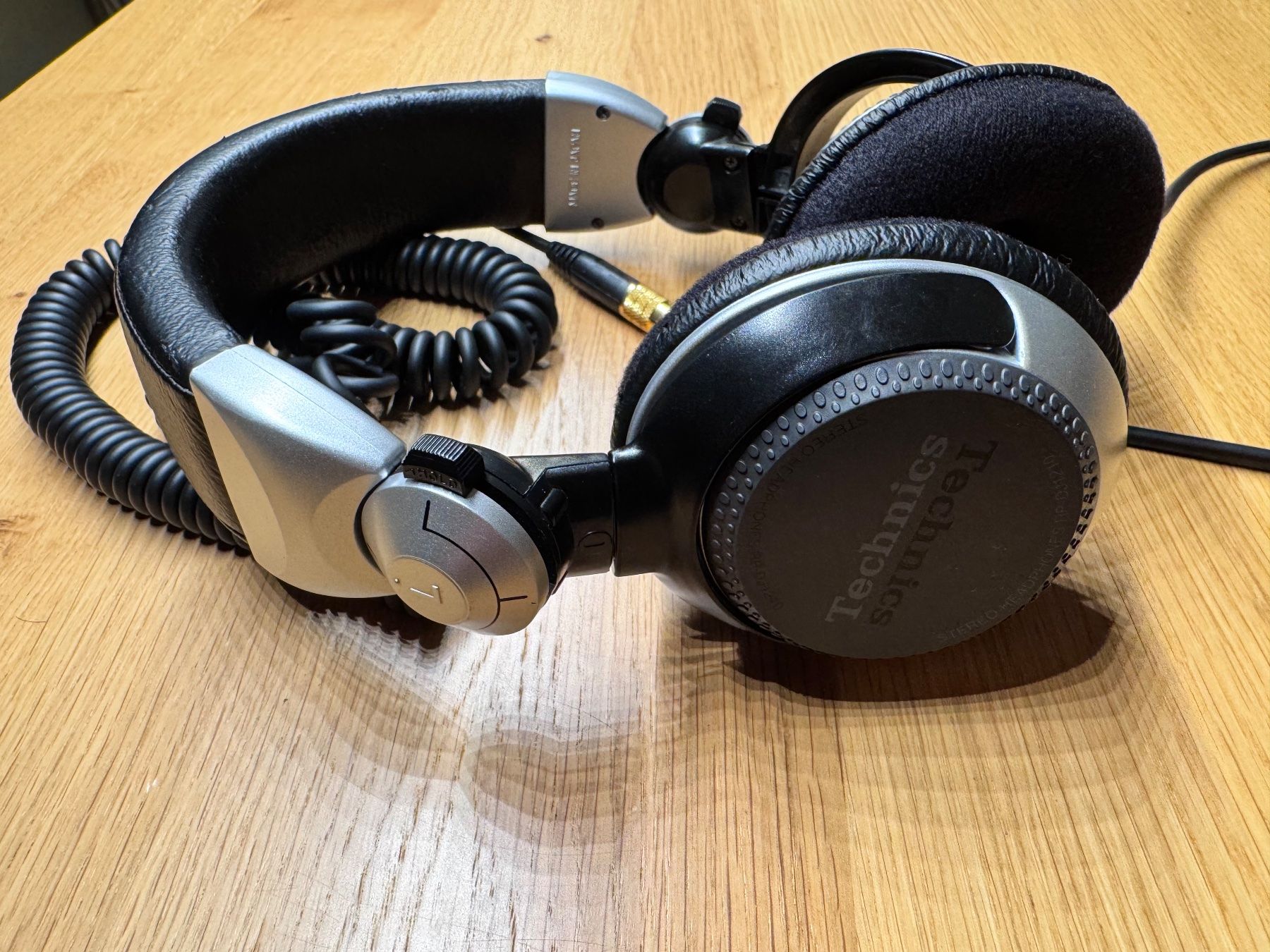 Technics Casques audio: Technics RP-DJ1210 Professioneller Studio Kopfhörer – D'occasion à Kilchberg ZH par IROC84 2