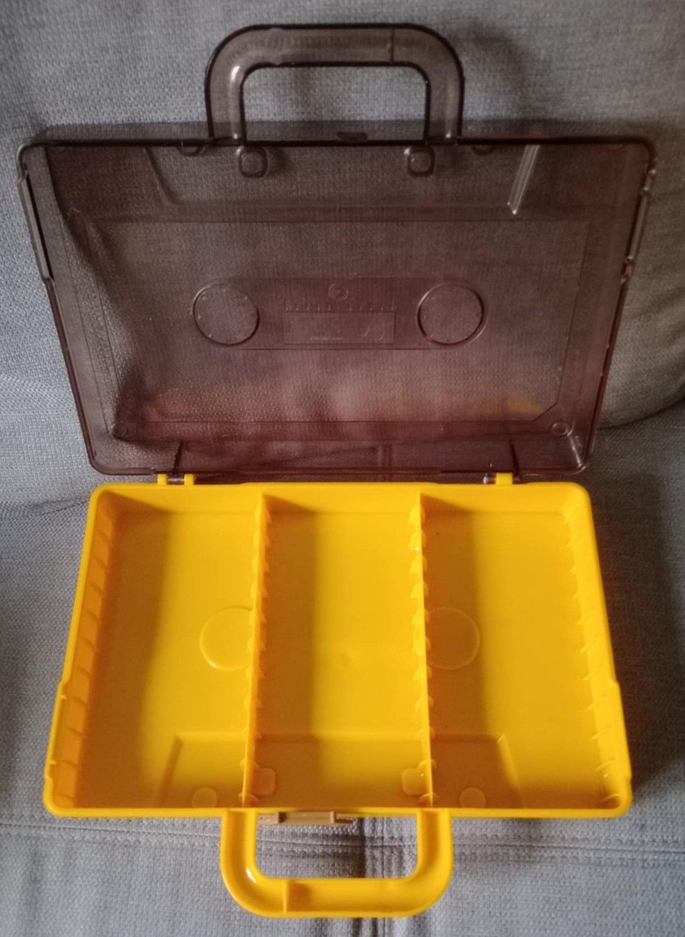 Musicassette: Boîte Rangement en forme CASSETTE AUDIO / vintage – Usato da Le Locle venduto da borgespatricia 2