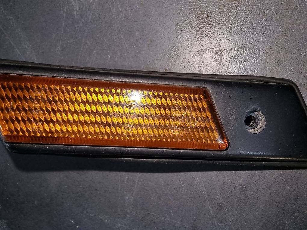 BMW Tutti pezzi di ricambio auto: Original BMW E34 Blinker Links – Usato da Zihlschlacht venduto da Fan2002 4
