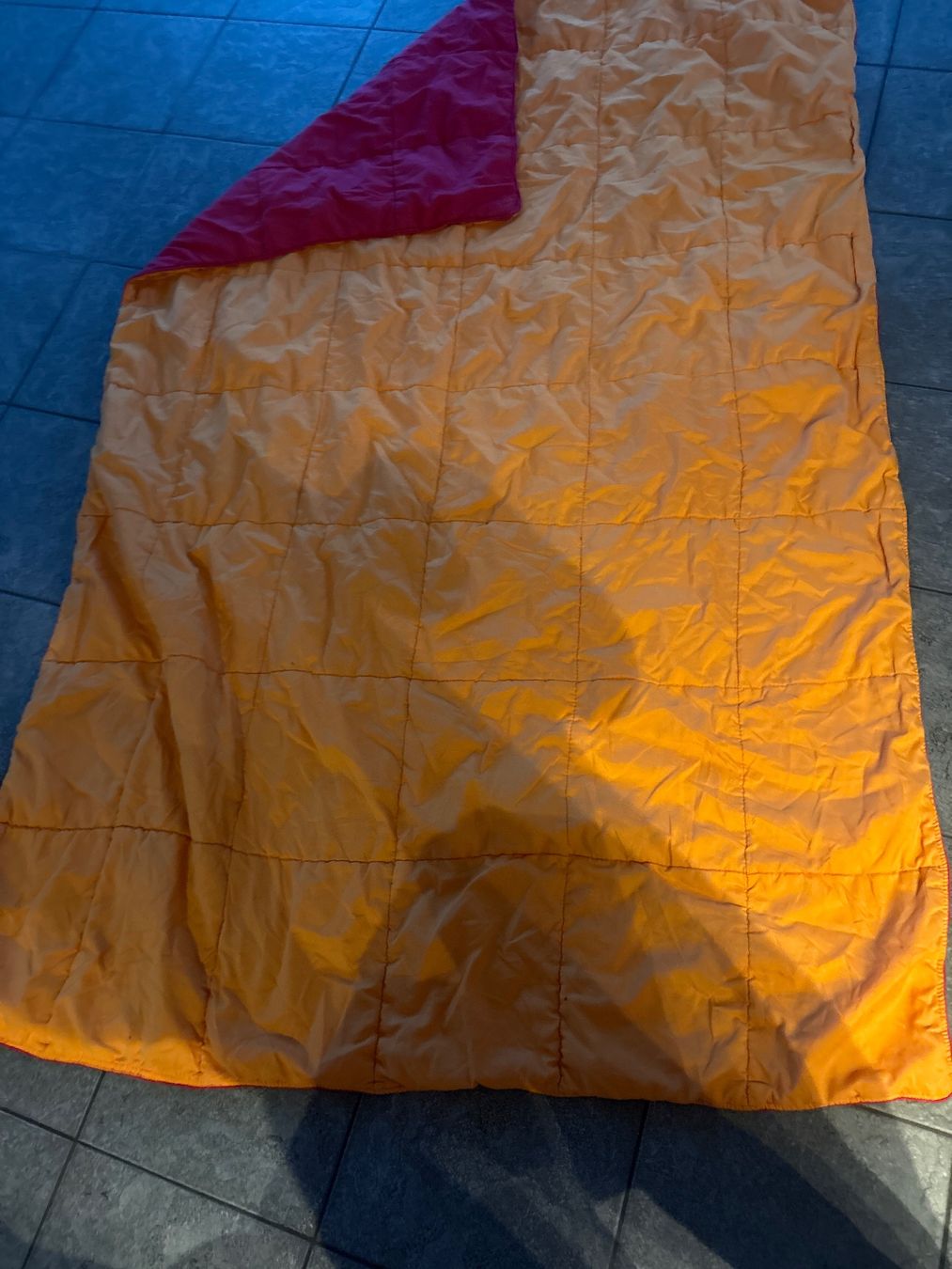 Coperte: Praktische, leichte Sommerdecke, orange/rot – Usato da Andwil SG venduto da schmei