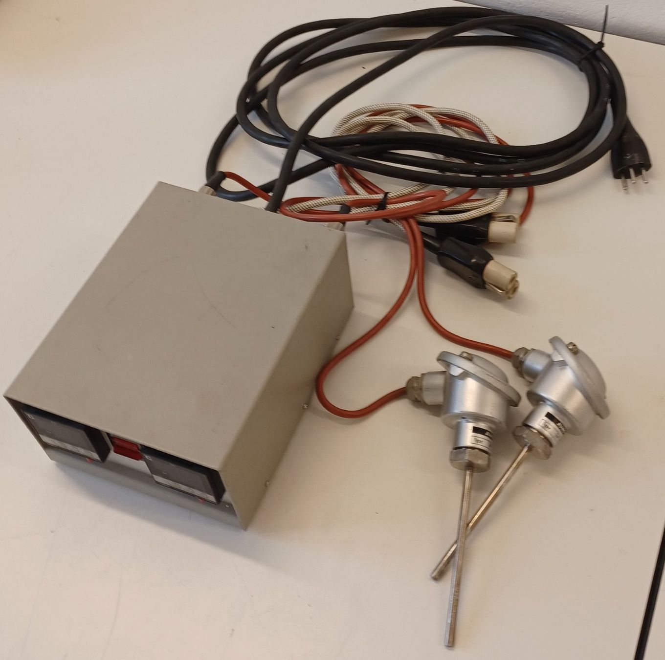Laborzubehör: Temperature controller – Defekt aus Niederdorf von LeptonAG_Labor