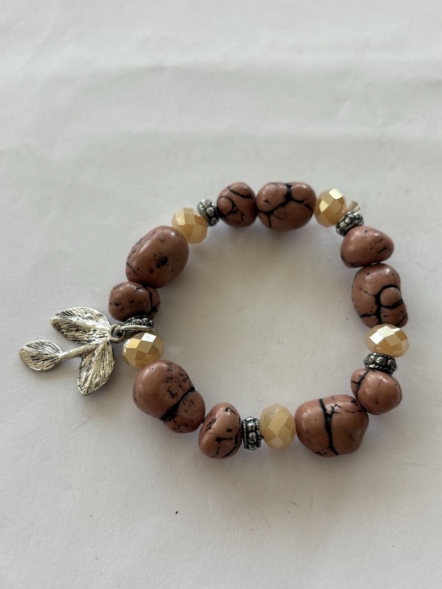 Bracciali & Braccialetti: Armband Steinperlen und Blatt  – Usato da Langnau am Albis venduto da flusspflege