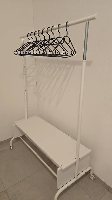 Porte manteau: Kleiderständer weiss – D'occasion à Bazenheid par Exo_Tic 1