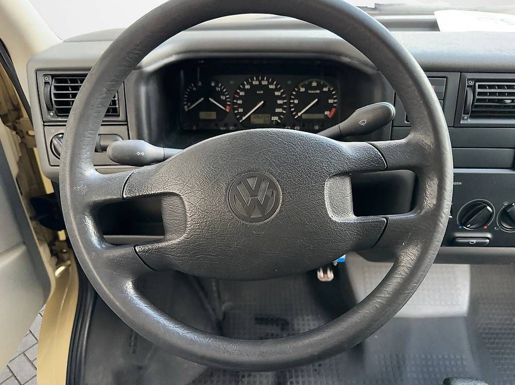 VW Automobili: VW T4 2.5 Brücke mit Plane – Usato da Alpnach-Dorf venduto da Hess-Automobile 5
