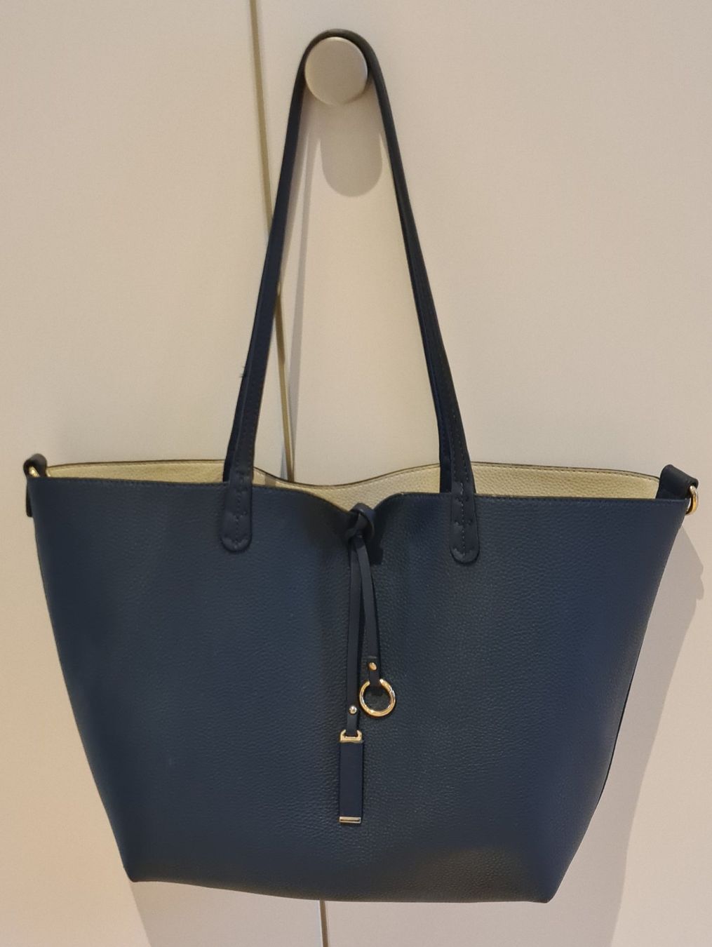 Taschen für Damen: Handtasche – Gebraucht aus Islikon von EFH651 2