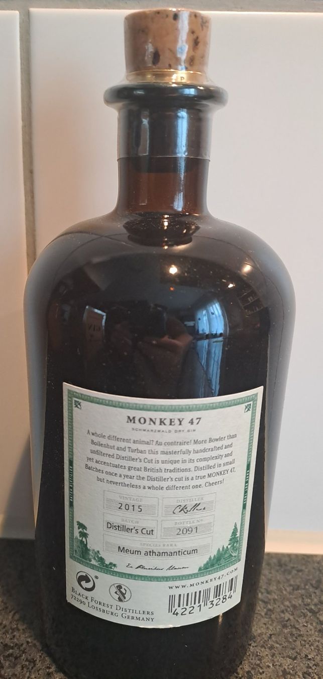 Monkey 47 Spirituosen: Monkey 47 Gin Distiller's Cut 2015 mit Goldring und Box – Neu und originalverpackt aus Elsau von Kellerraeumung 3