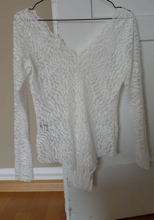 Brautbody weiss Spitze Langarm Grösse M von Piqyourdress
