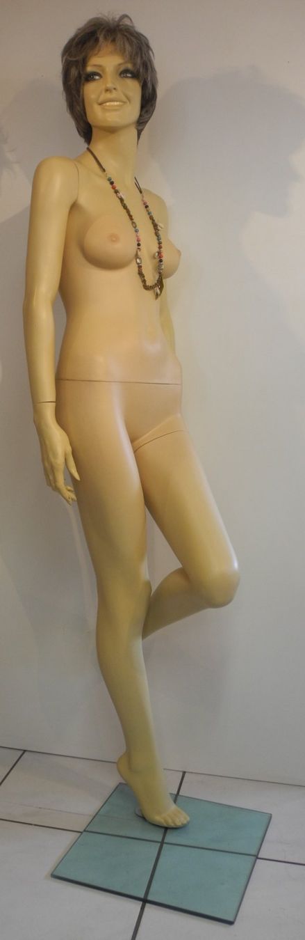 Sonstige Dekorationen & Accessoires: Schaufensterpuppe / Mannequin antik "Karina" – Gebraucht aus Kottwil von Crazyrolf 1