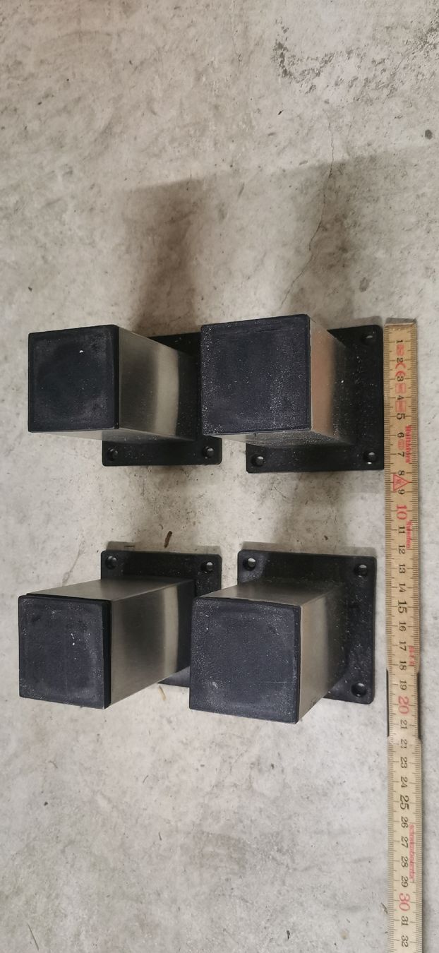 Sonstiges Mobiliar: 4x Möbelfüsse – Gebraucht aus Bonstetten von Brigitte04volle