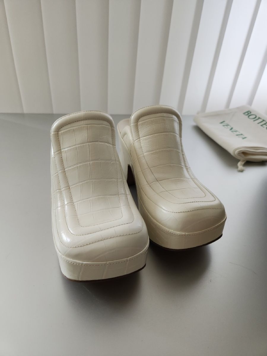 Bottega Veneta Chaussures femmes: Bottega Veneta White Leather Platform Mules Size 37 – Neuf (Voir description) à Basel par TIMELESS-FASHION 6