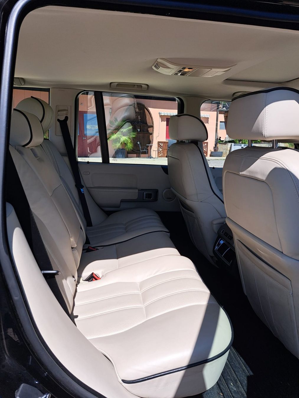 Land Rover Automobili: Geländewagen Range Rover schwarz – Usato da Lyss venduto da fludimus 6