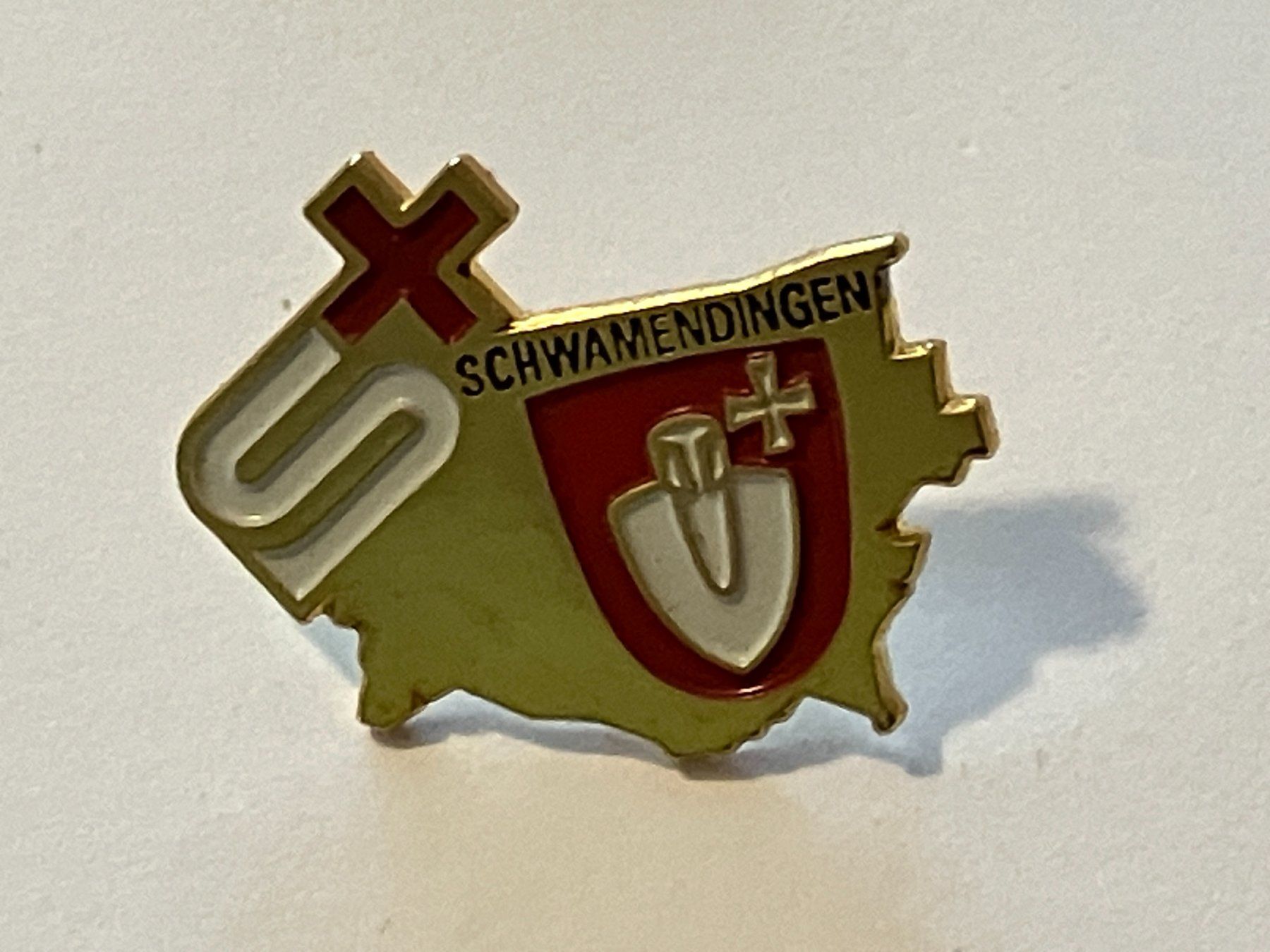 Plaketten & Abzeichen: 1 Pin Samariter Schwamendingen – Gebraucht aus Basel von djwwpp