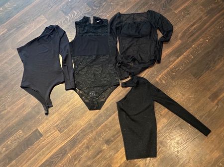 Schöne Bodys mit Spitze Gr. S