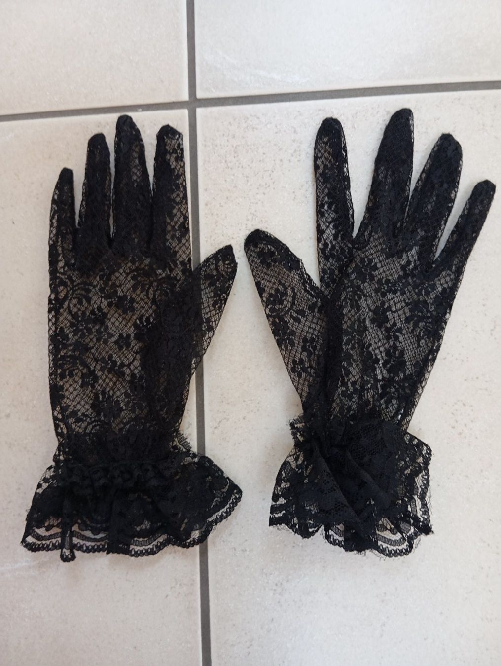 Guanti & manicotti: 6 Paar Damenhandschuhe Vintage – Usato da Oberägeri venduto da baerghuus 6