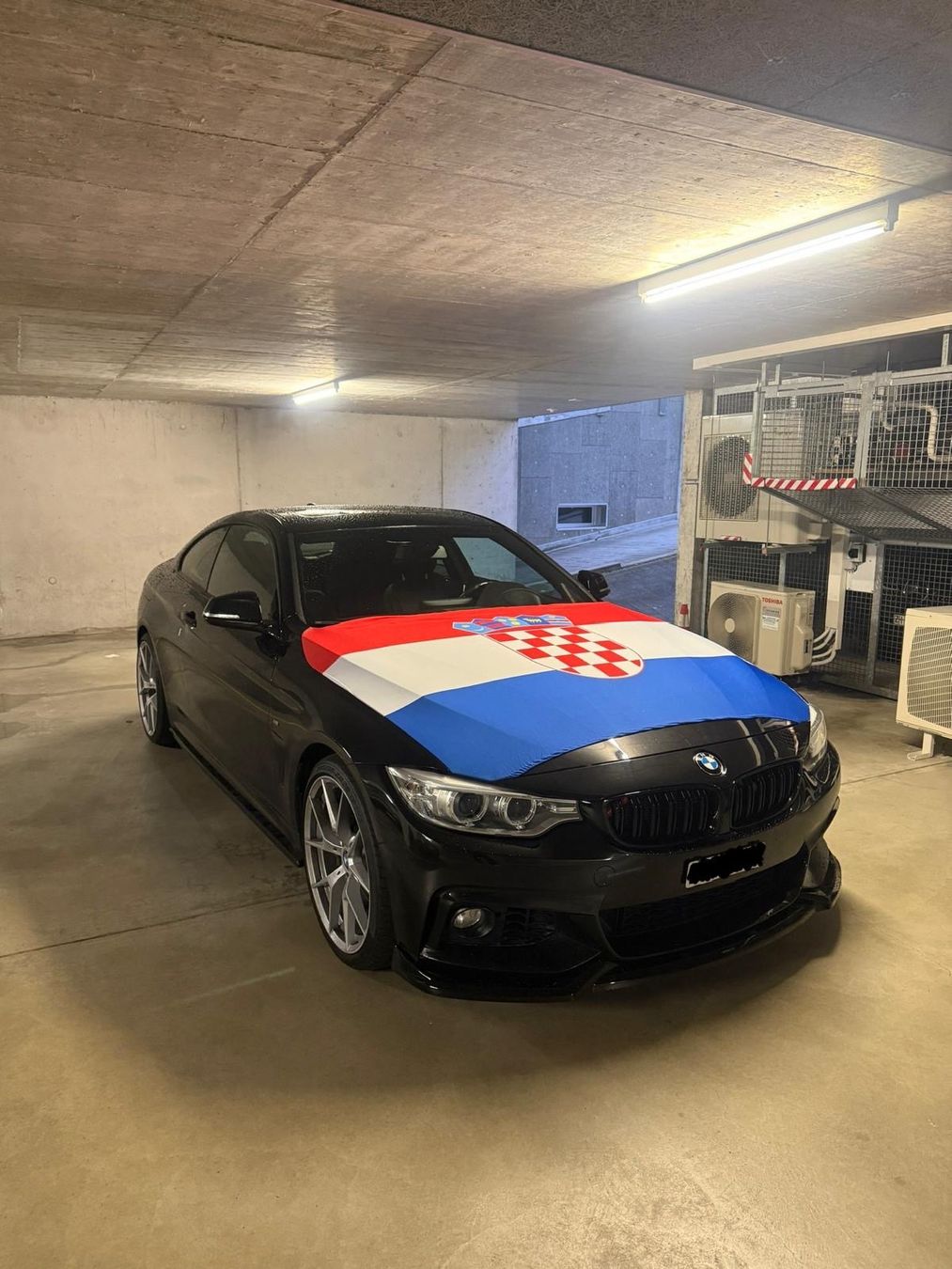 Bandiere: Kroatien Autohauben-Flagge – Nuovo e nell'imballaggio originale da Unterengstringen venduto da ste_lh5r