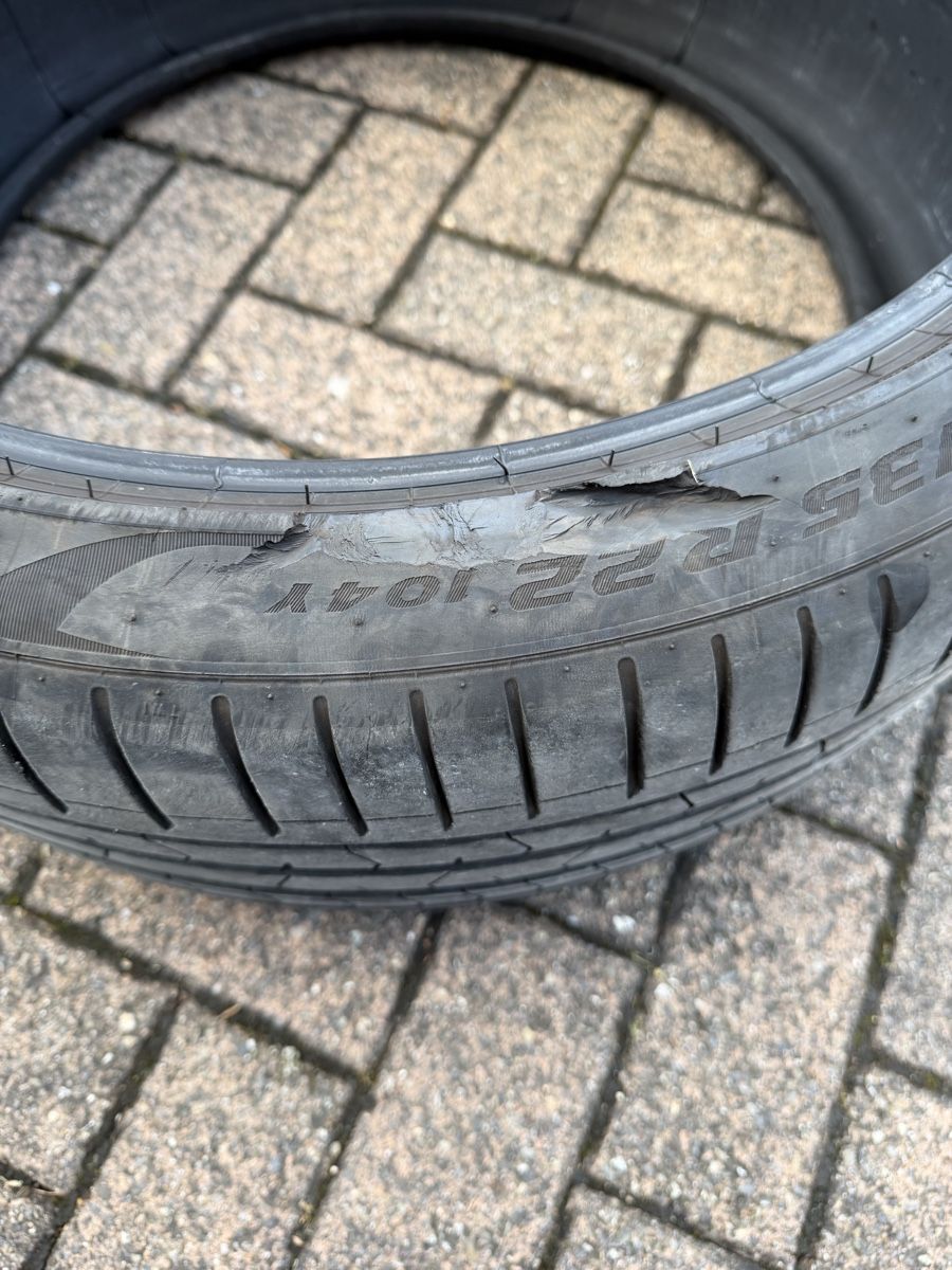 Pneumatici & Ruote complete: 275/35R22 Sommerpneu – Usato da Aristau venduto da 020214 3