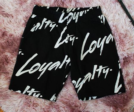 Kurze Hose Black Squad Letters