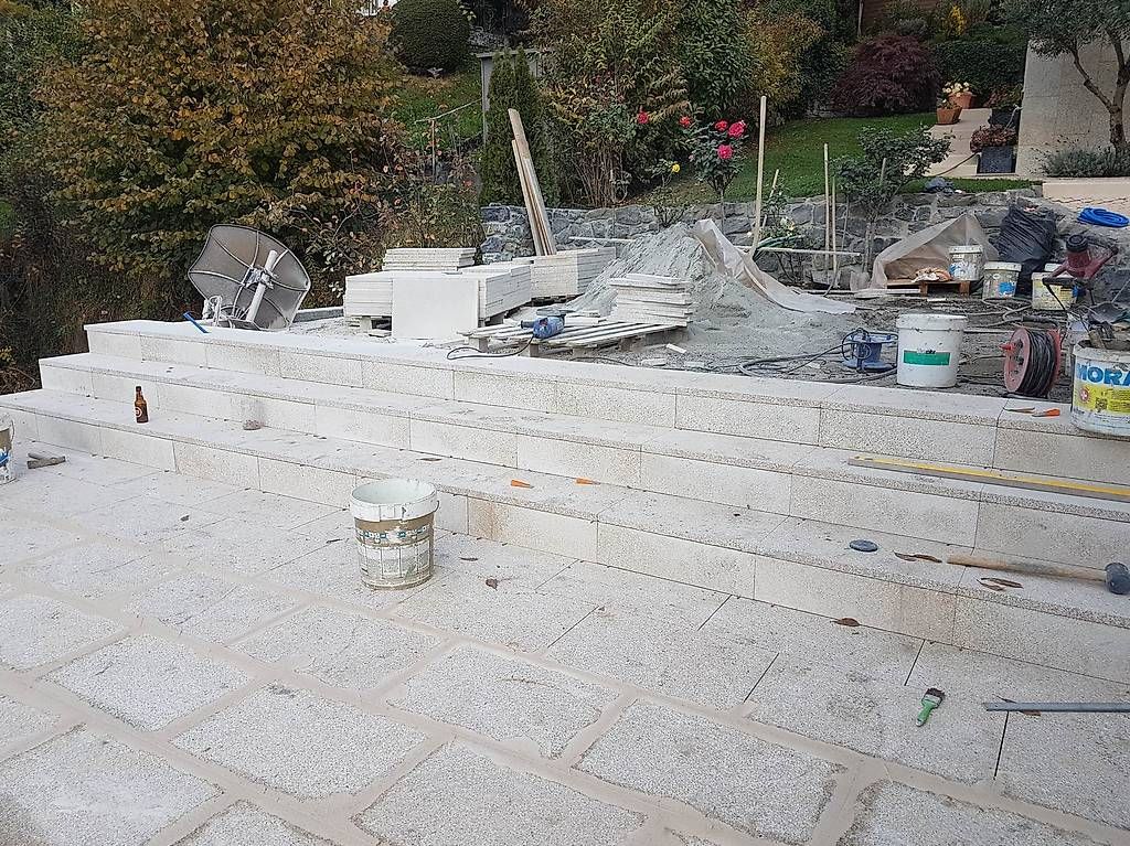 Rivestimenti per pavimenti: Dalles en granit beige – Usato da Corsier-sur-Vevey venduto da hel_lvr5 2