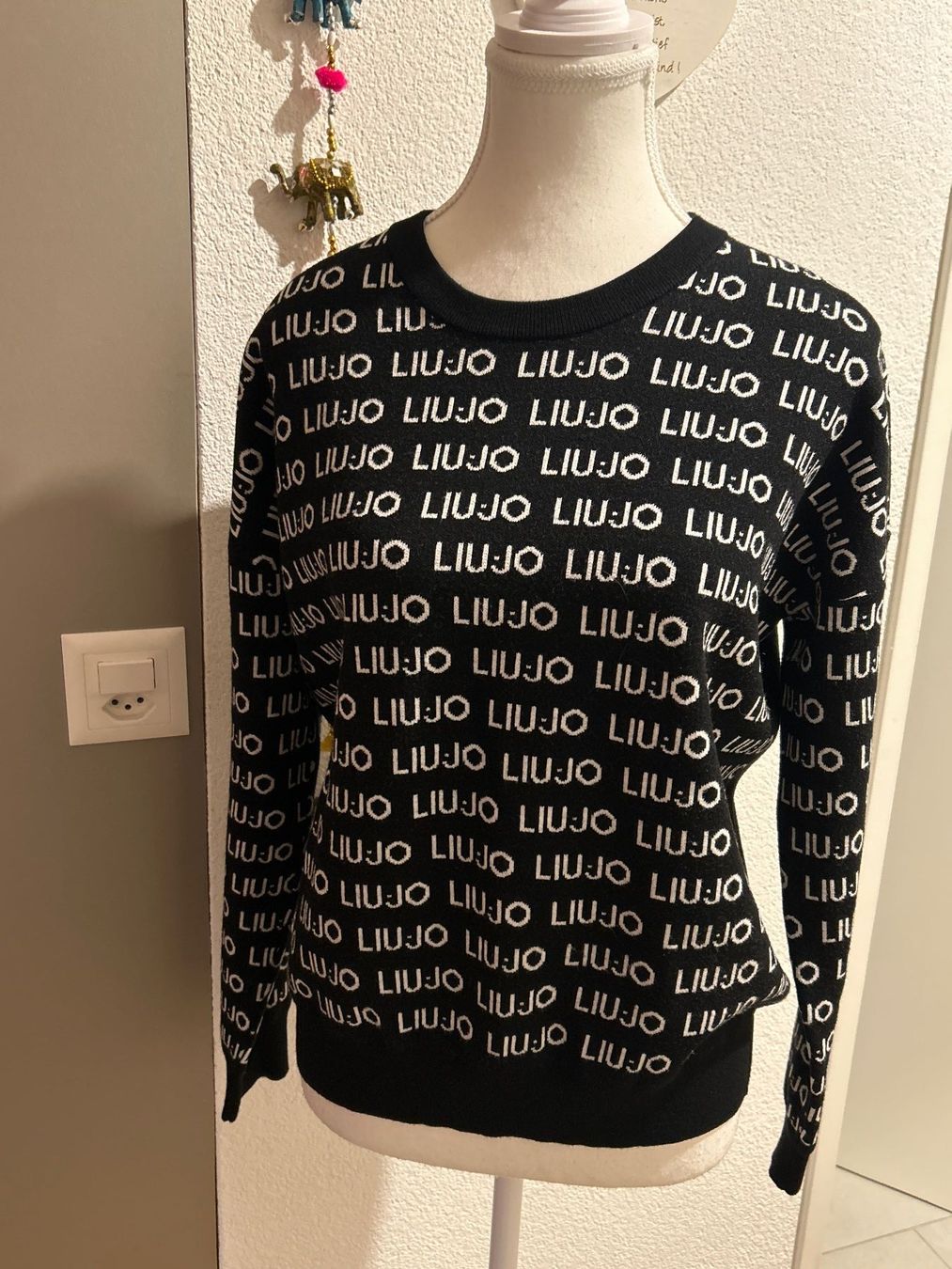 Liu Jo Maglioni & Felpe: Liu Jo Pullover schwarz / weiss mit Aufschrift – Usato da Brunnen venduto da Nala2929 3