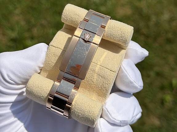 Rolex Uhren: Rolex GMT-Master 2 - Rootbeer - Vollgold – Gebraucht aus Schindellegi von SchLux 4