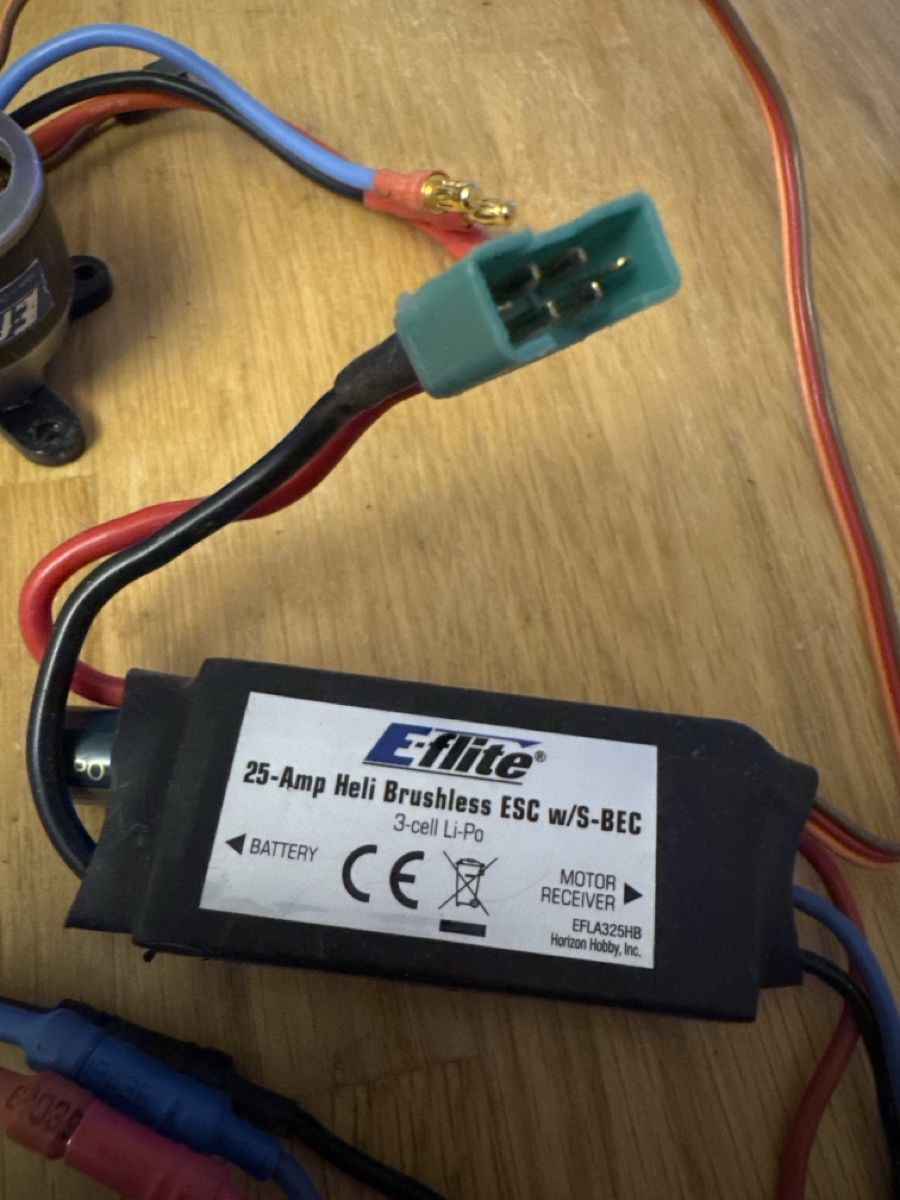 E-Flite Motori: E-Flite Regler 25 A plus F Flight Motor 2x – Usato da Zollikofen venduto da ton_2fns
