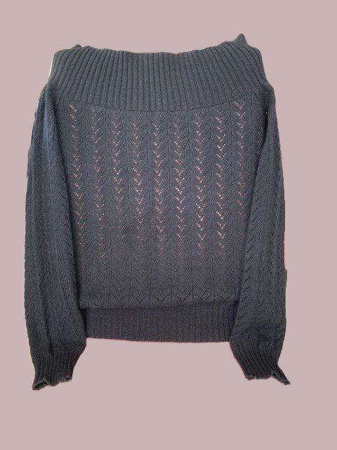 Pullover & Sweatshirts: Handgestrickter Pullover mit Lochmuster – Gebraucht aus Luzern von Poppili