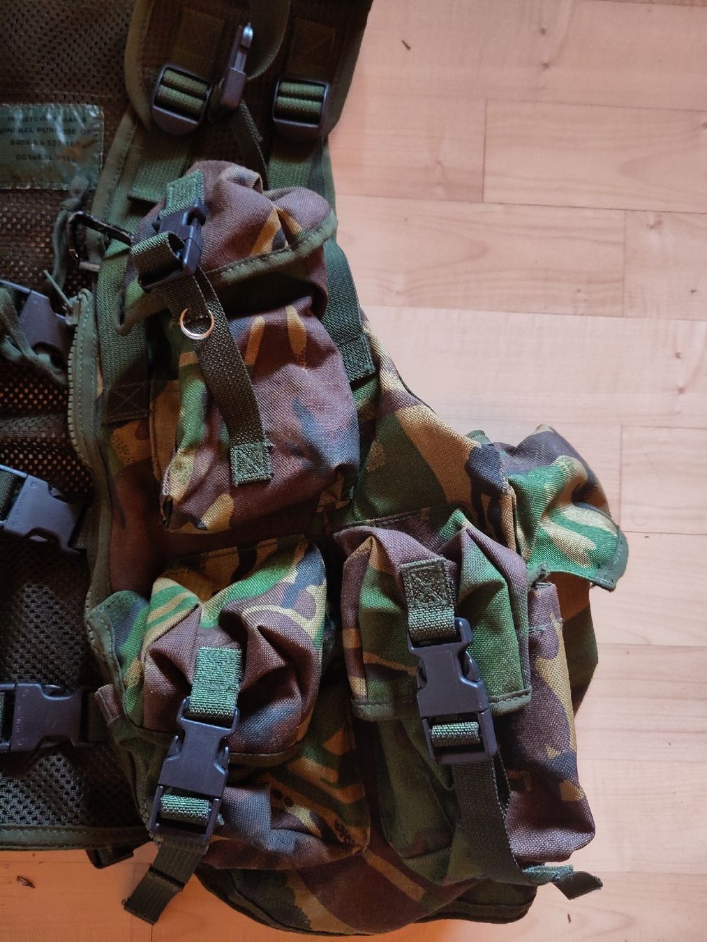 Uniformi: Militär Weste – Usato da Feldis/Veulden venduto da 94BAM 1