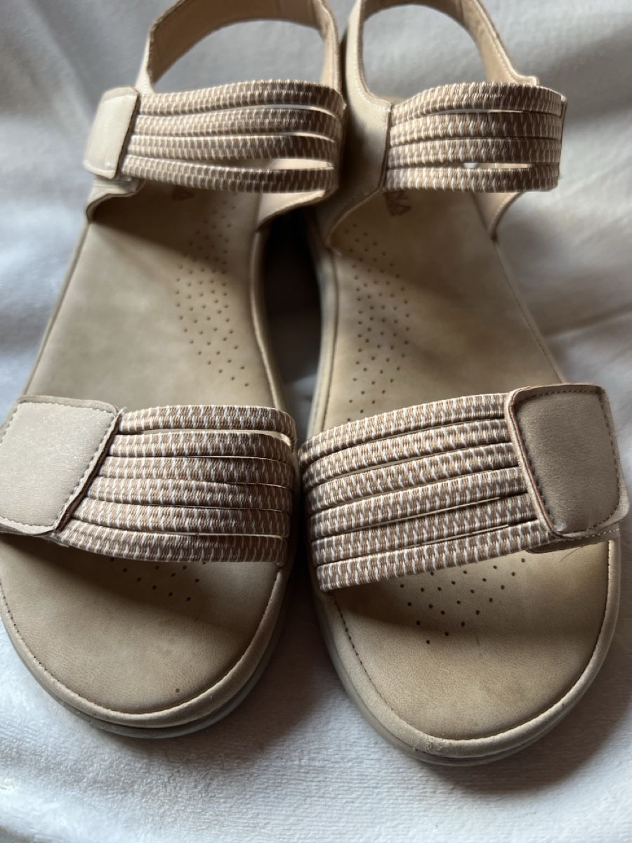 Chaussures femmes: Sandalen – D'occasion à Mörel par Emozia 3