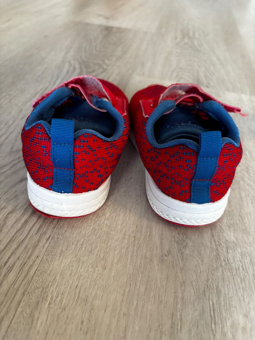 Scarpe per ragazzi: Kindersneaker Gr. 24.  – Usato da Hochfelden venduto da rub_rnw5 2