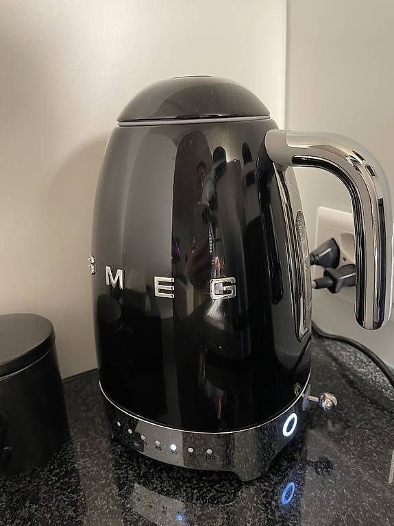 Bollitori: SMEG Wasserkocher Schwarz – Usato da Olten venduto da bay_fh8s